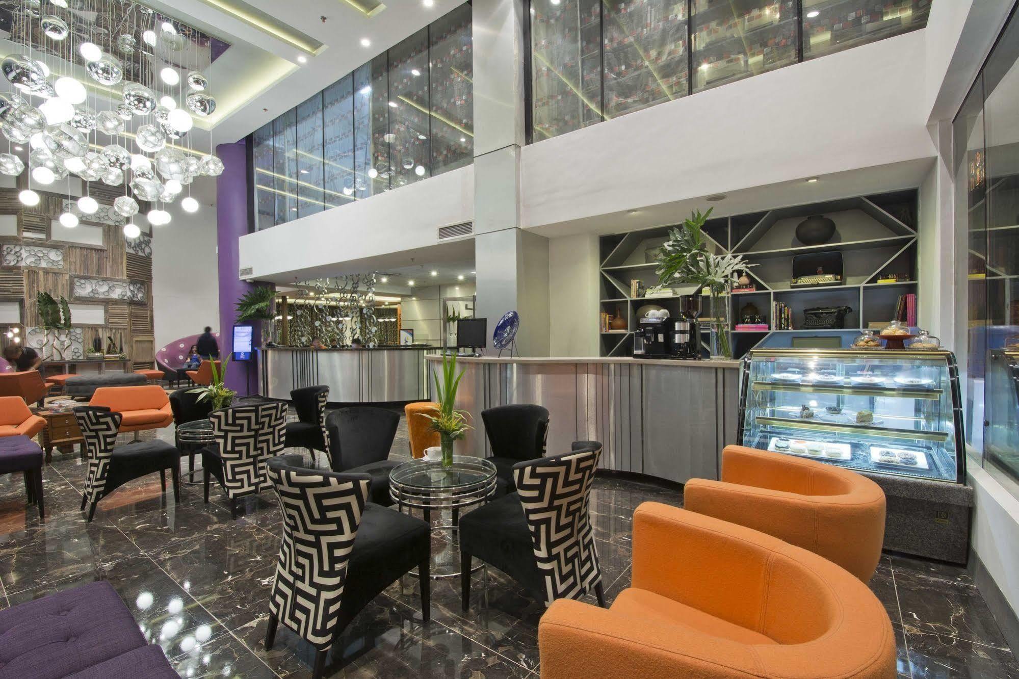 Hive Hotel Quezon City Dış mekan fotoğraf